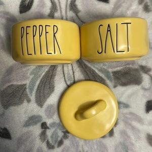 Rae Dunn salt and pepper mills